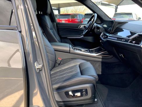 Used 2024 BMW X7 xDrive40i w/ M Sport Package image 9