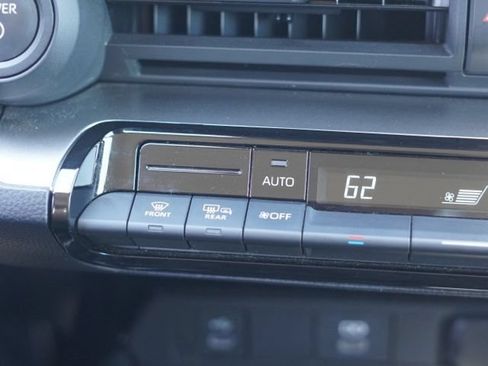 Used 2024 Toyota Prius LE FWD image 25
