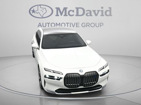 Used 2023 BMW i7 xDrive60 AWD/4WD image 36