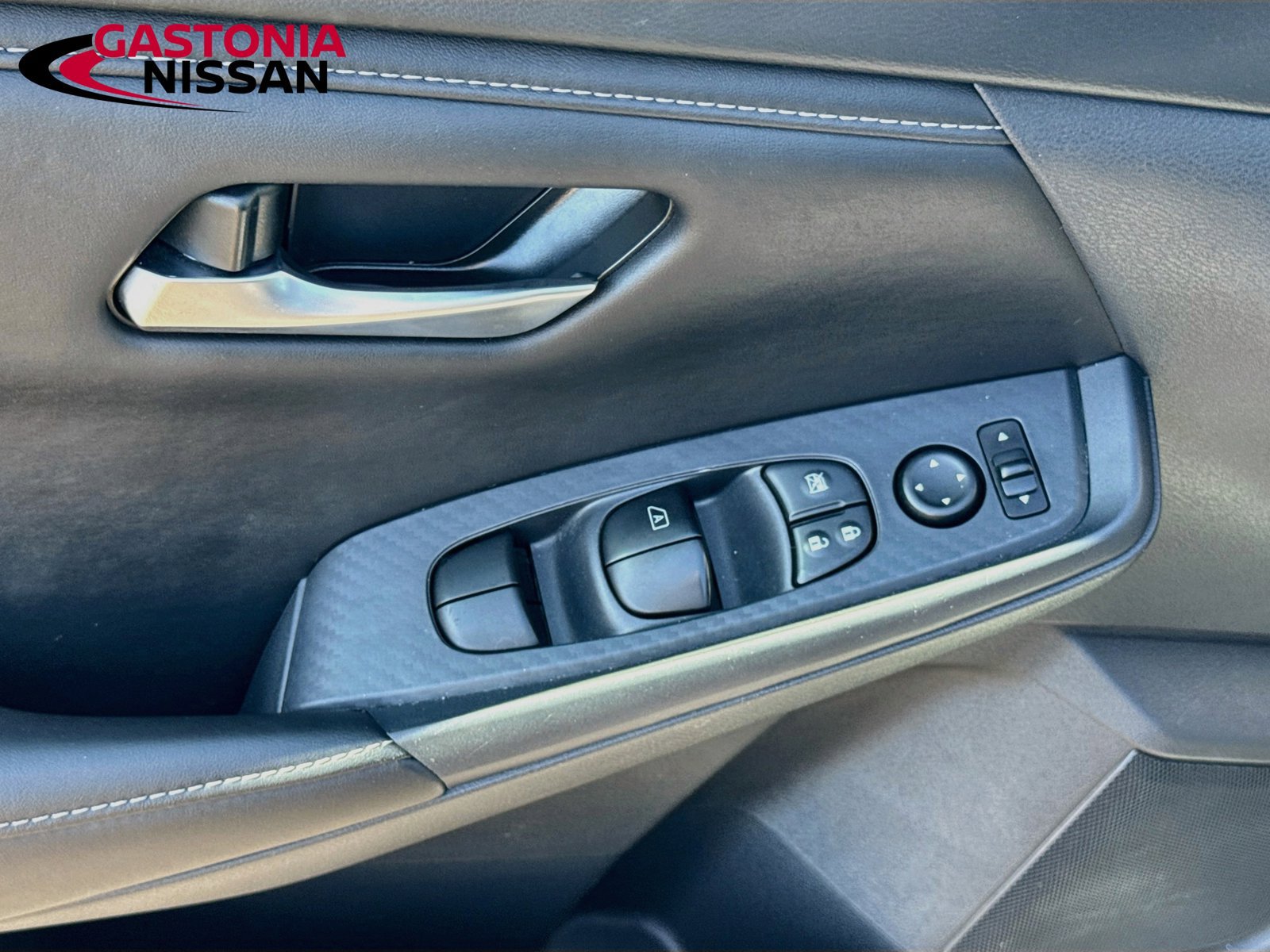 Used 2025 Nissan Sentra SV FWD image 22