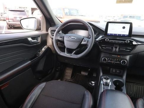Certified 2025 Ford Escape ST-Line AWD/4WD image 21