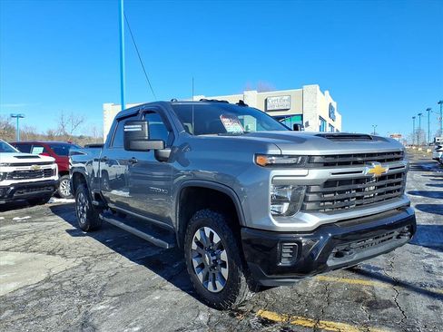 Used 2024 Chevrolet Silverado 2500 Custom w/ Custom Convenience Package AWD/4WD image 1