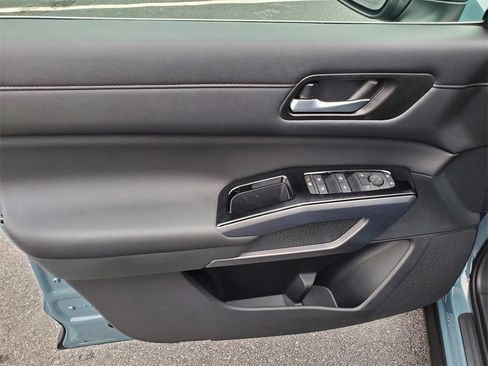 Used 2026 Nissan Pathfinder SL image 19