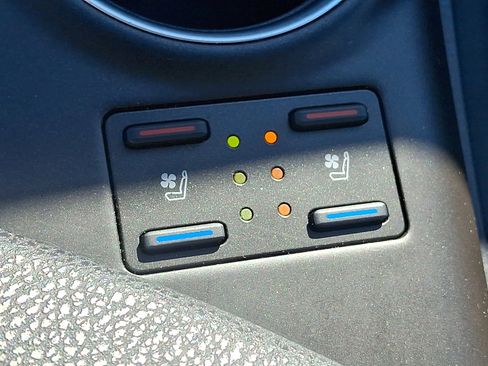 Certified 2021 Toyota Camry XLE w/ Navigation Upgrade Package image 26