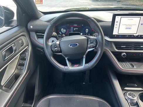 Used 2025 Ford Explorer ST AWD/4WD image 16