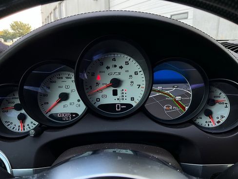 Used 2016 Porsche Cayenne GTS image 40