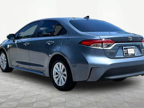 Used 2025 Toyota Corolla LE w/ LE Premium Package FWD image 12