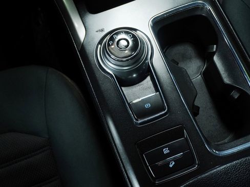 Used 2019 Ford Fusion SE image 17