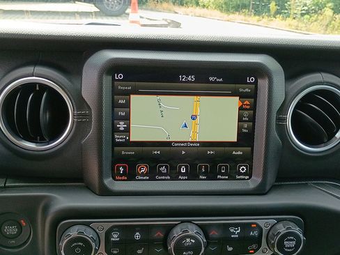 Used 2023 Jeep Wrangler Unlimited Sahara w/ Cold Weather Group AWD/4WD image 23