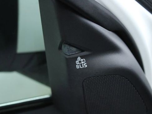 Used 2016 Volvo S60 T5 Inscription Platinum image 11