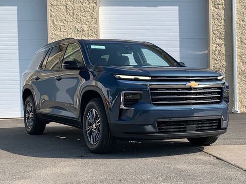 New 2026 Chevrolet Traverse LT w/ Enhanced Driving Package image 2