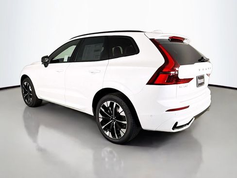 Used 2026 Volvo XC60 B5 Plus w/ Climate Package PRO AWD/4WD image 5