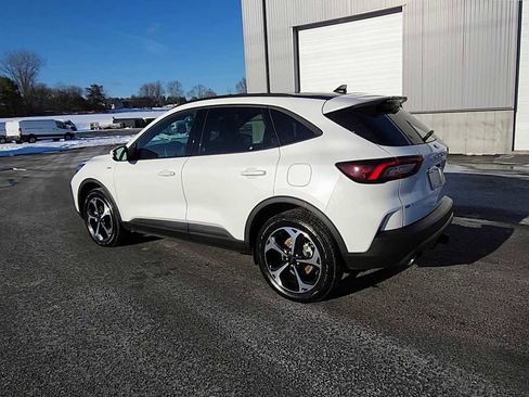 Used 2025 Ford Escape ST-Line Select w/ Class II Trailer Tow Package image 6