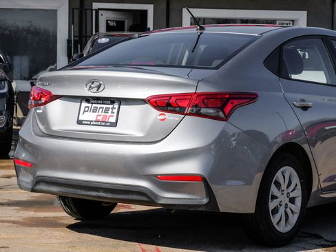 Used 2022 Hyundai Accent SE image 11