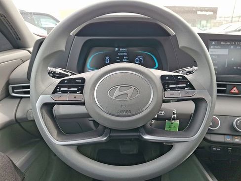 Certified 2026 Hyundai Elantra SE image 18