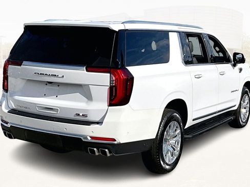 Used 2025 GMC Yukon XL Denali image 6