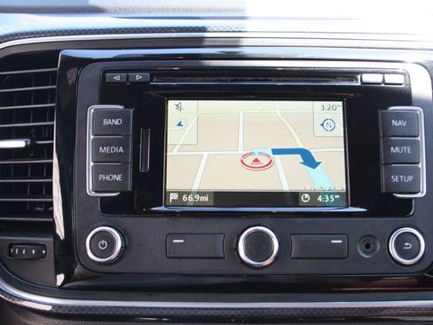 Used 2014 Volkswagen Beetle R-Line image 27