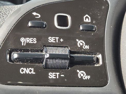 Used 2024 Mercedes-Benz Sprinter 2500 w/ Acoustic Package image 26