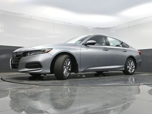 Used 2018 Honda Accord LX image 23