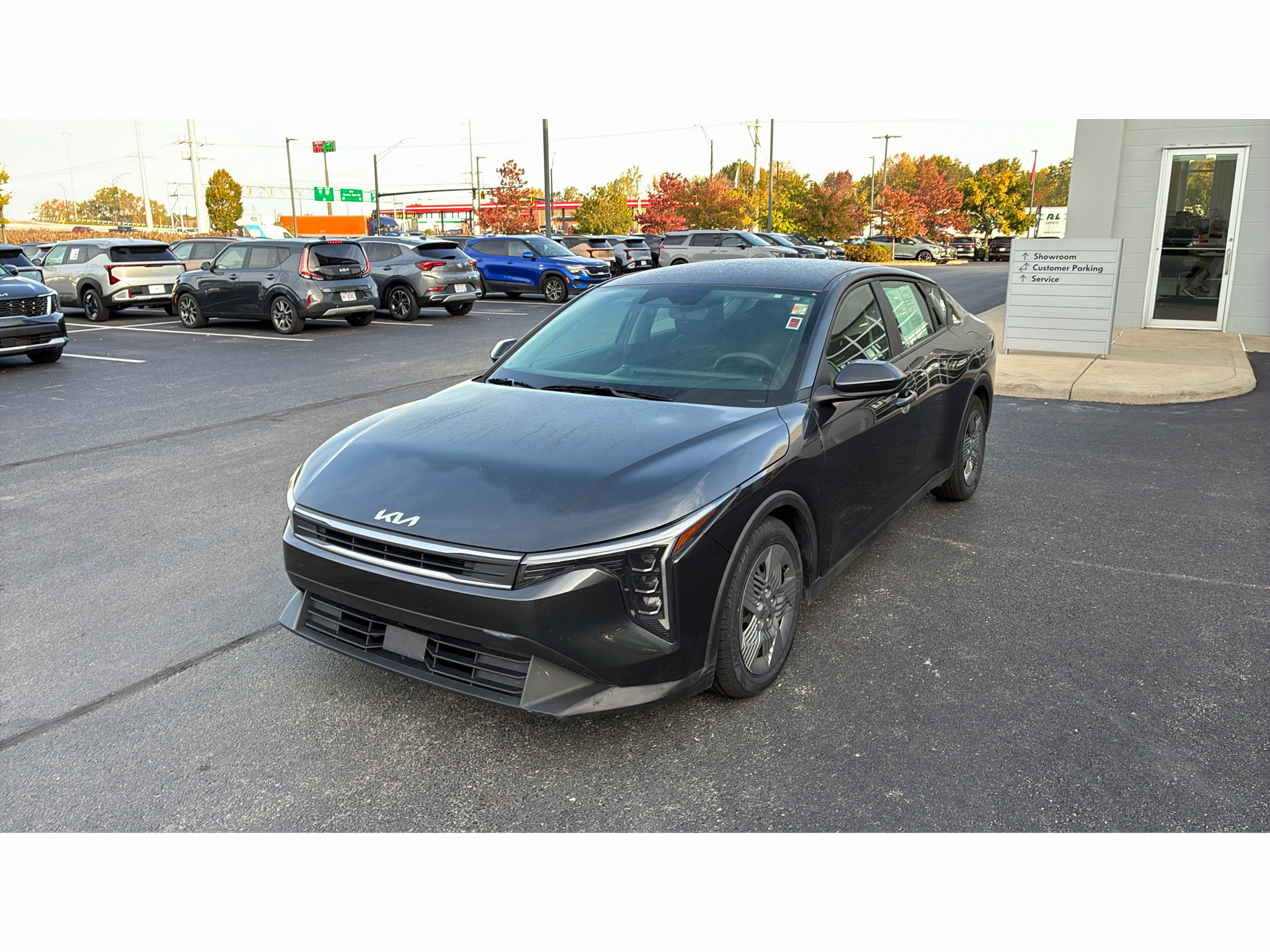 Used 2025 Kia K4 FWD image 3