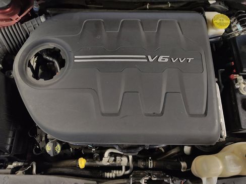 Used 2019 Jeep Cherokee Limited AWD/4WD image 30