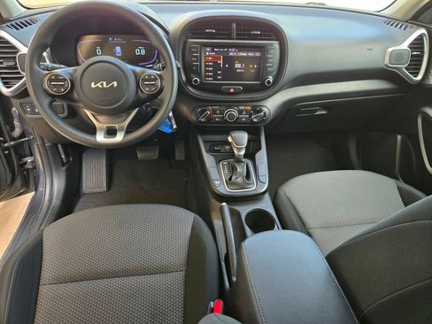 Used 2023 Kia Soul LX w/ Option Group 015 FWD image 8