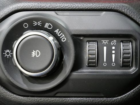 Used 2021 Jeep Wrangler Unlimited Rubicon w/ Xtreme Recon 35" Tire Package image 15