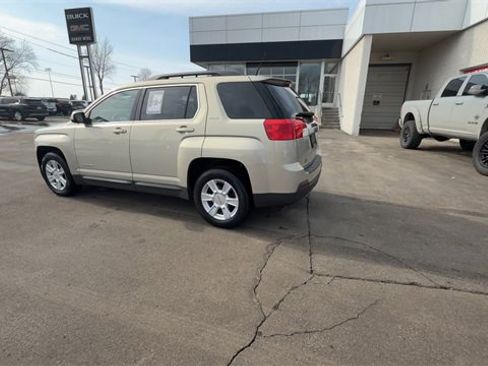 Used 2011 GMC Terrain SLE image 6