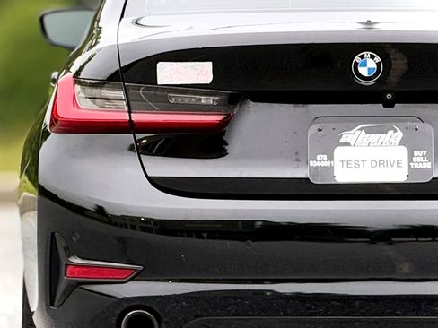Used 2019 BMW 330i Sedan w/ Driving Assistance Package RWD image 16