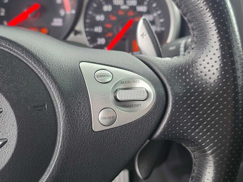 Used 2018 Nissan 370Z Touring RWD image 27