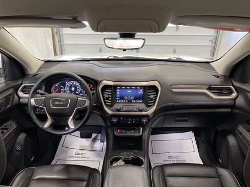 Used 2023 GMC Acadia Denali w/ Denali Technology Package image 4