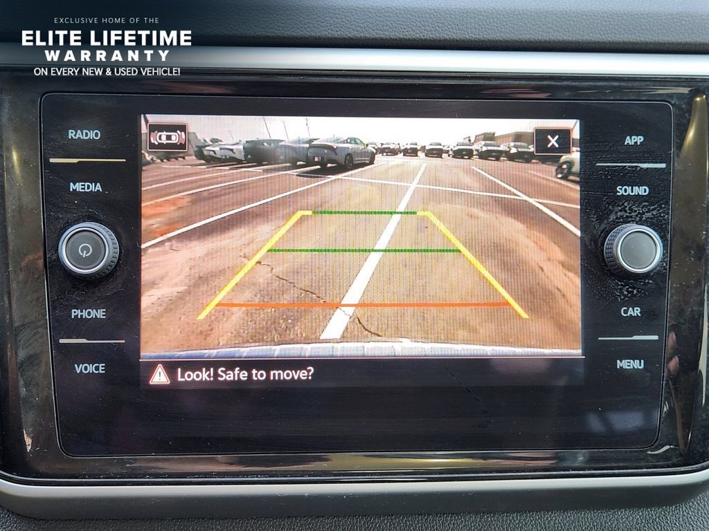 Used 2023 Volkswagen Atlas SE w/ Panoramic Sunroof Package FWD image 17