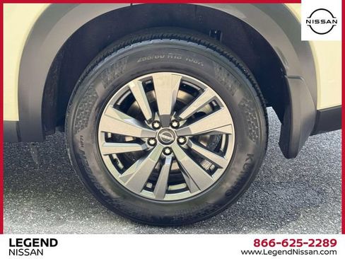 Certified 2024 Nissan Pathfinder SV AWD/4WD image 9