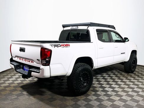 Certified 2018 Toyota Tacoma TRD Sport w/ Technology Package AWD/4WD image 8