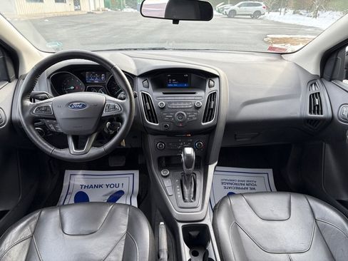 Used 2015 Ford Focus SE w/ Equipment Group 201A image 11