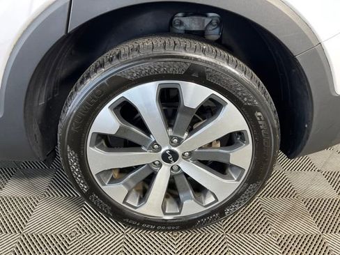 Used 2022 Kia Telluride S AWD/4WD image 9