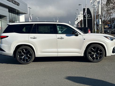 New 2026 Lexus TX 500h AWD image 3