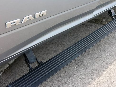 Used 2023 RAM 2500 Limited AWD/4WD image 10