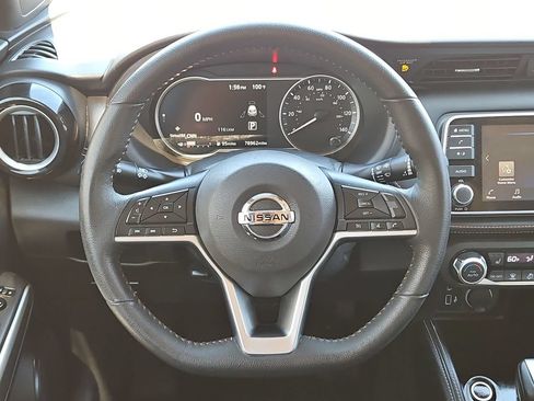 Used 2020 Nissan Kicks SR w/ SR Premium Package FWD image 23