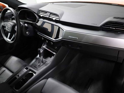 Certified 2025 Audi Q3 2.0T Premium w/ Black Optic Sport Package image 6