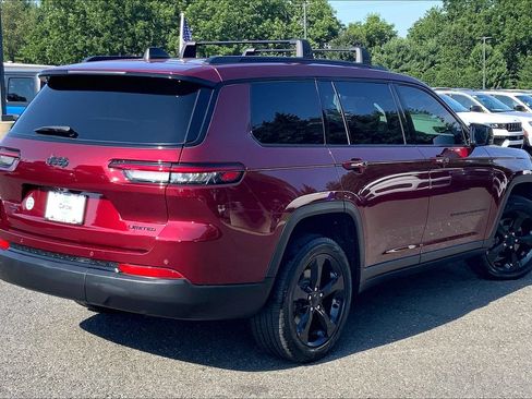 Certified 2023 Jeep Grand Cherokee L Limited w/ Black Appearance Package AWD/4WD image 12