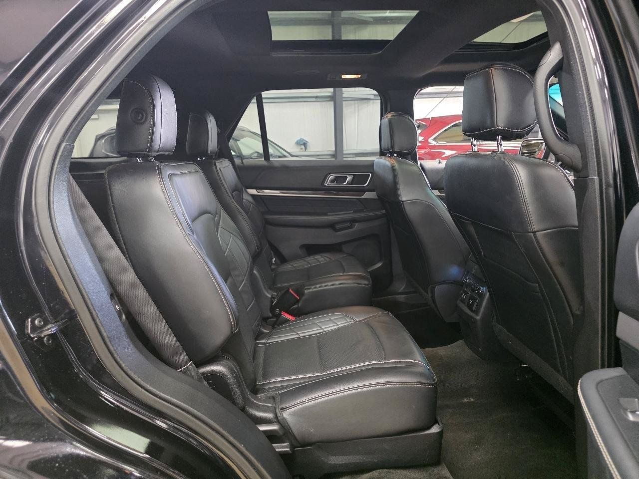 Used 2017 Ford Explorer Platinum AWD/4WD image 23