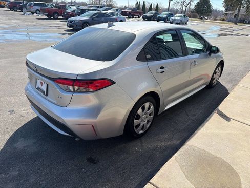 Used 2021 Toyota Corolla LE image 5