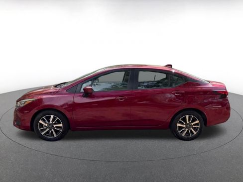 Used 2025 Nissan Versa SV image 9