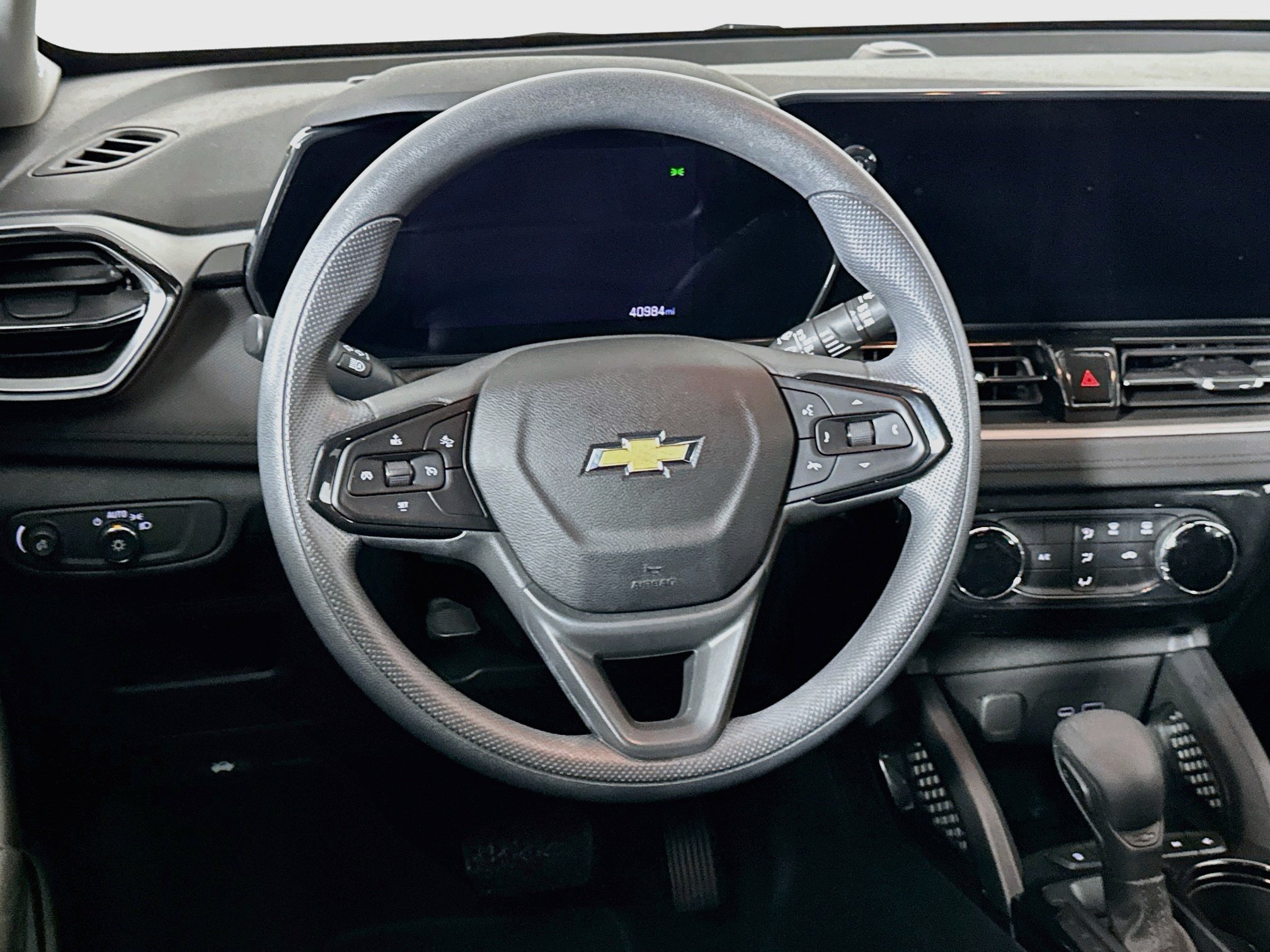 Used 2024 Chevrolet TrailBlazer LT w/ Driver Confidence Package FWD image 18