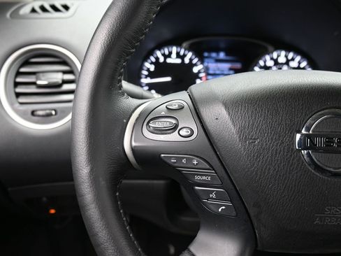 Used 2020 Nissan Pathfinder SV image 50