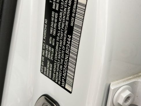 Certified 2022 Porsche Macan S AWD/4WD image 31