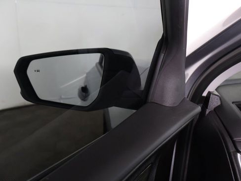 Used 2024 GMC Terrain SLE w/ Elevation Edition image 32