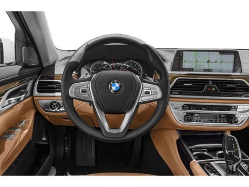 Used 2019 BMW 740i RWD image 10
