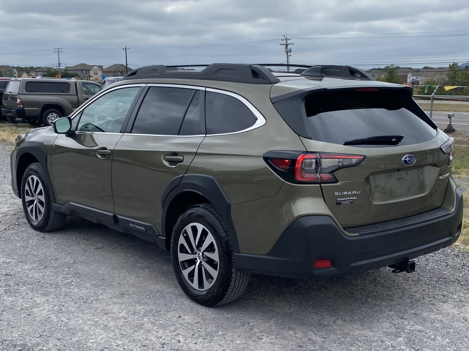 Used 2024 Subaru Outback Premium w/ Popular Package #1A AWD/4WD image 7